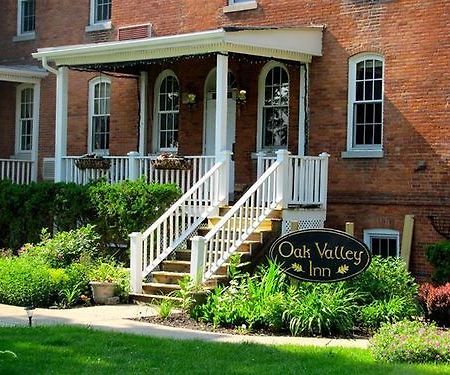 Oak Valley Inn And Suites Geneseo Exterior foto