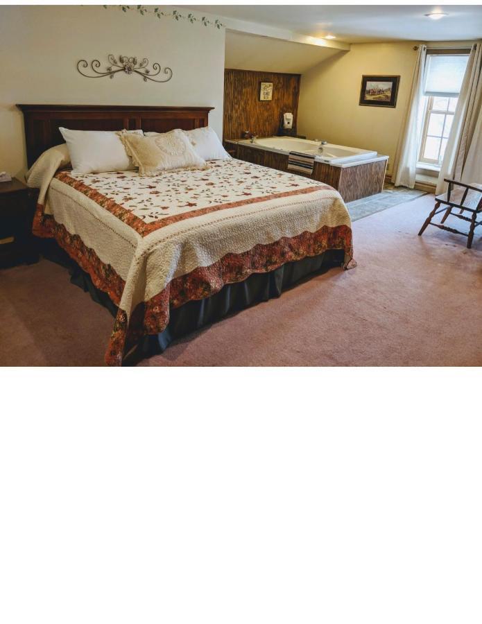 Oak Valley Inn And Suites Geneseo Exterior foto